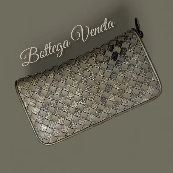 Bottega Veneta Checkered Leather Wallet - Picture 2 of 12